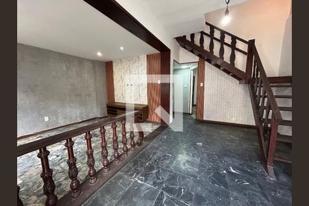 Casa para alugar com 4 quartos, 240m² em Vila Valqueire, Rio de Janeiro