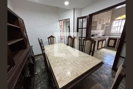 Casa para alugar com 4 quartos, 240m² em Vila Valqueire, Rio de Janeiro