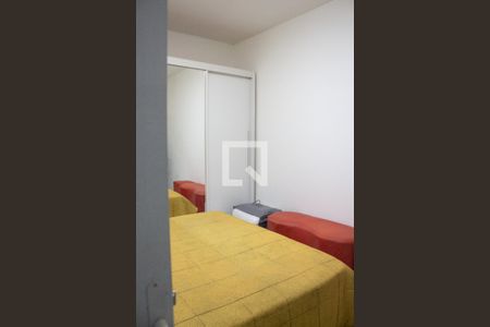 Quarto 1 de casa para alugar com 2 quartos, 100m² em Parque Maria Helena, São Paulo