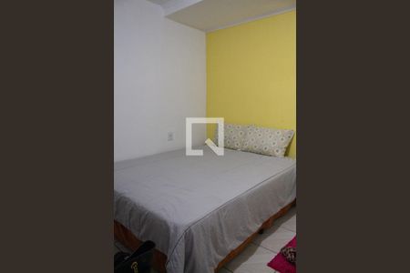 Quarto 1 de casa para alugar com 2 quartos, 100m² em Parque Maria Helena, São Paulo