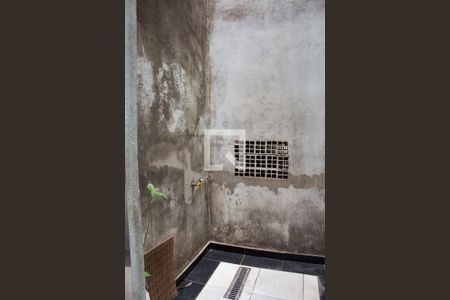 Área Externa de casa para alugar com 2 quartos, 100m² em Parque Maria Helena, São Paulo