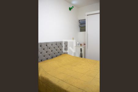 Quarto 1 de casa para alugar com 2 quartos, 100m² em Parque Maria Helena, São Paulo