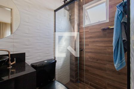 Banheiro suíte de apartamento à venda com 3 quartos, 83m² em Jardim Pilar, Mauá