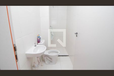 Banheiro de apartamento para alugar com 2 quartos, 38m² em Fazenda da Juta, São Paulo