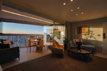 Apartamento à venda com 4 quartos, 124m² em Savassi, Belo Horizonte