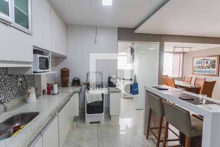 Cozinha de apartamento à venda com 3 quartos, 90m² em Silveira, Belo Horizonte
