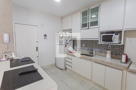 Cozinha de apartamento à venda com 3 quartos, 90m² em Silveira, Belo Horizonte
