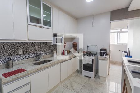Cozinha de apartamento à venda com 3 quartos, 90m² em Silveira, Belo Horizonte
