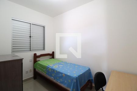 Quarto 1 de apartamento para alugar com 2 quartos, 60m² em Jardim Patricia, Uberlândia