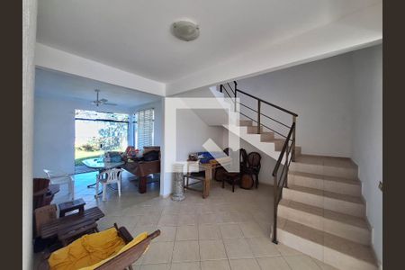 Sala de casa à venda com 3 quartos, 350m² em Camboinhas, Niterói