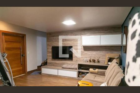 Casa à venda com 6 quartos, 670m² em Vila Rosalia, Guarulhos