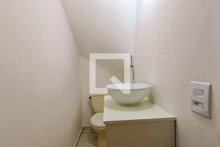 Lavabo de casa para alugar com 2 quartos, 100m² em Jardim Monte Kemel, São Paulo