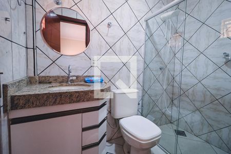 Banheiro da suíte  de casa à venda com 3 quartos, 360m² em Setor Faicalville, Goiânia