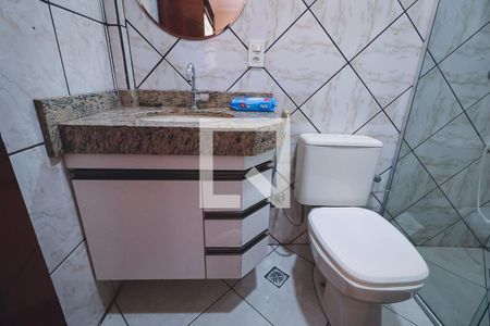Banheiro da suíte  de casa à venda com 3 quartos, 360m² em Setor Faicalville, Goiânia