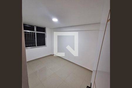Quarto de apartamento para alugar com 2 quartos, 53m² em Mutondo, São Gonçalo