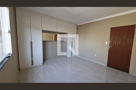 Quarto de casa para alugar com 2 quartos, 70m² em Cabral, Nilópolis