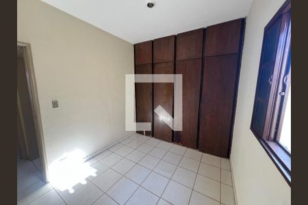 Quarto de casa para alugar com 3 quartos, 110m² em Carajás, Uberlândia
