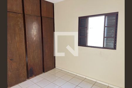 Quarto de casa para alugar com 3 quartos, 110m² em Carajás, Uberlândia
