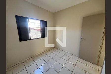 Quarto de casa para alugar com 3 quartos, 110m² em Carajás, Uberlândia