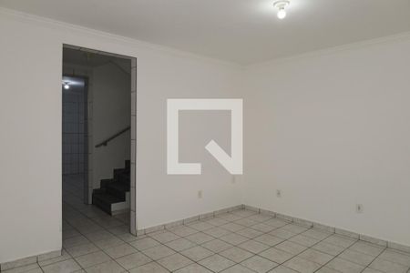 Sala de casa para alugar com 4 quartos, 110m² em Jardim das Camelias, São Paulo