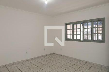 Sala de casa para alugar com 4 quartos, 110m² em Jardim das Camelias, São Paulo