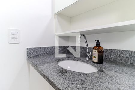 Banheiro de kitnet/studio para alugar com 1 quarto, 24m² em Campos Elíseos, São Paulo
