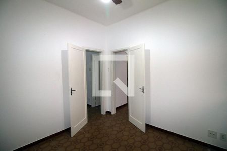 Quarto 1 de casa para alugar com 2 quartos, 77m² em Penha, Rio de Janeiro