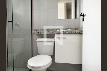 Banheiro de kitnet/studio à venda com 1 quarto, 30m² em Vila Santa Isabel, São Paulo