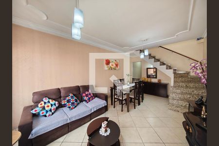 Sala de casa à venda com 4 quartos, 250m² em Vila Sabrina, São Paulo