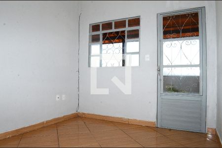 Sala de casa para alugar com 2 quartos, 100m² em Paulo Vi, Belo Horizonte