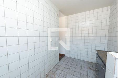 Cozinha  de apartamento para alugar com 2 quartos, 56m² em Camargos, Belo Horizonte