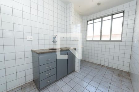 Cozinha  de apartamento para alugar com 2 quartos, 56m² em Camargos, Belo Horizonte
