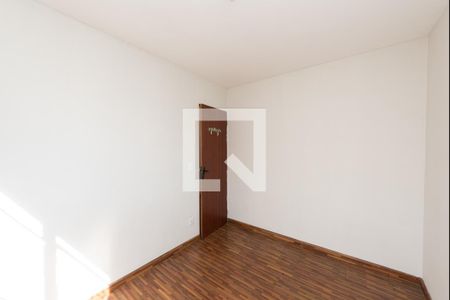 Quarto 1 de apartamento para alugar com 2 quartos, 56m² em Camargos, Belo Horizonte