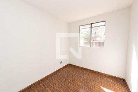 Quarto 1 de apartamento para alugar com 2 quartos, 56m² em Camargos, Belo Horizonte