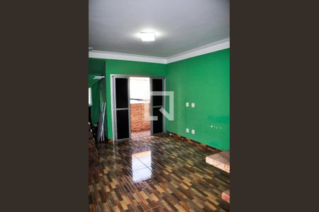 Sala de casa para alugar com 2 quartos, 80m² em Parque Taipas, São Paulo