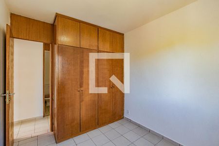 Quarto 1 de apartamento para alugar com 3 quartos, 63m² em Parque Bristol, São Paulo
