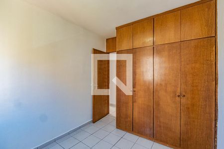 Quarto 1 de apartamento para alugar com 3 quartos, 63m² em Parque Bristol, São Paulo