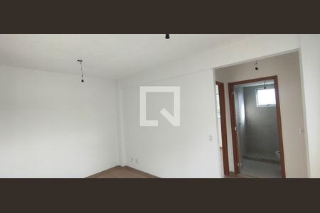 Sala de apartamento para alugar com 2 quartos, 42m² em Taquara, Rio de Janeiro