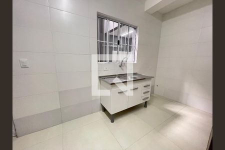 Sala/Cozinha de casa para alugar com 1 quarto, 40m² em Jardim Guarau, São Paulo