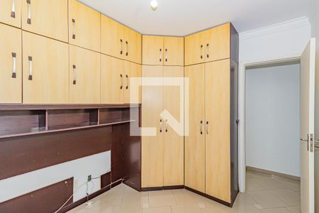 Quarto 1 de apartamento para alugar com 2 quartos, 55m² em Parque Maria Helena, São Paulo