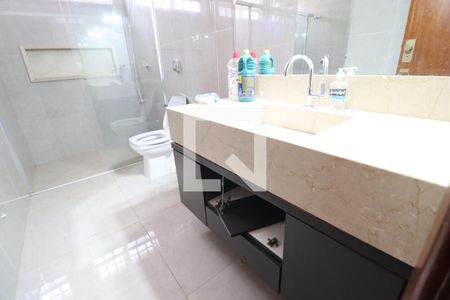 Banheiro Social de casa para alugar com 3 quartos, 269m² em Lídice, Uberlândia
