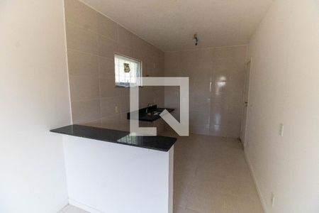 Cozinha de casa de condomínio à venda com 2 quartos, 70m² em Sapê, Niterói
