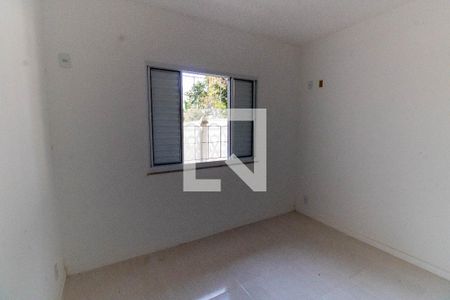 Quarto 1 de casa de condomínio à venda com 2 quartos, 70m² em Sapê, Niterói