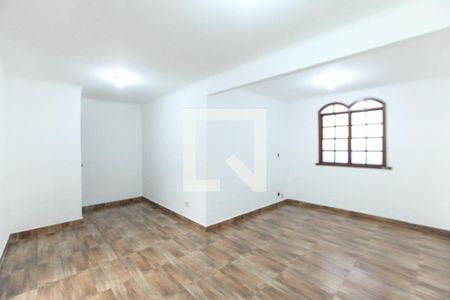 Casa à venda com 3 quartos, 160m² em Água Branca, Contagem