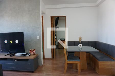 Sala de apartamento para alugar com 2 quartos, 67m² em Jardim Vista Alegre, Embu das Artes
