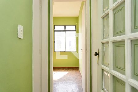 Corredor  de apartamento para alugar com 2 quartos, 75m² em Coração Eucarístico, Belo Horizonte