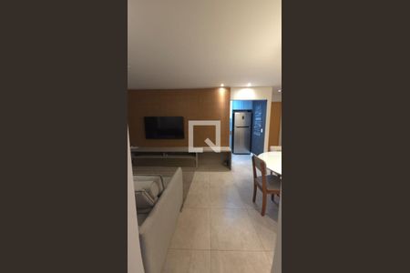 Sala de casa para alugar com 2 quartos, 73m² em Empresarial 18 do Forte, Barueri