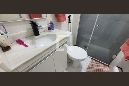 banheiro suite  de apartamento à venda com 3 quartos, 98m² em Parque das Industrias, Betim