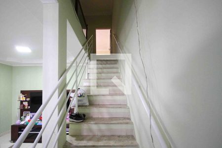 escada de casa para alugar com 3 quartos, 360m² em Cidade São Mateus, São Paulo