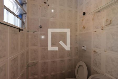 Banheiro de casa para alugar com 1 quarto, 58m² em Jardim Vila Rica, Santo André